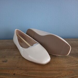 Cushionaire Womens Skipper Ballet Flat Cream Patent Square Toe Size 8M
